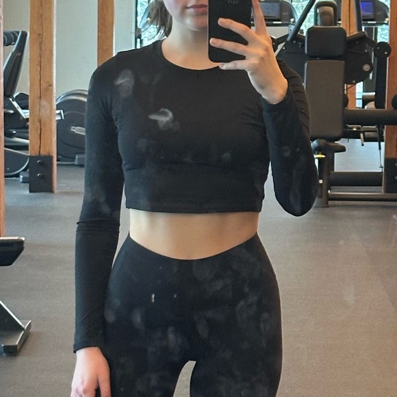 ALO Yoga Black Long Sleeve Top - Picture 4 of 4